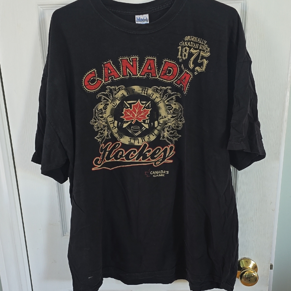 Awesome Retro Hockey T-shirt 🇨🇦🍁🏒🥅